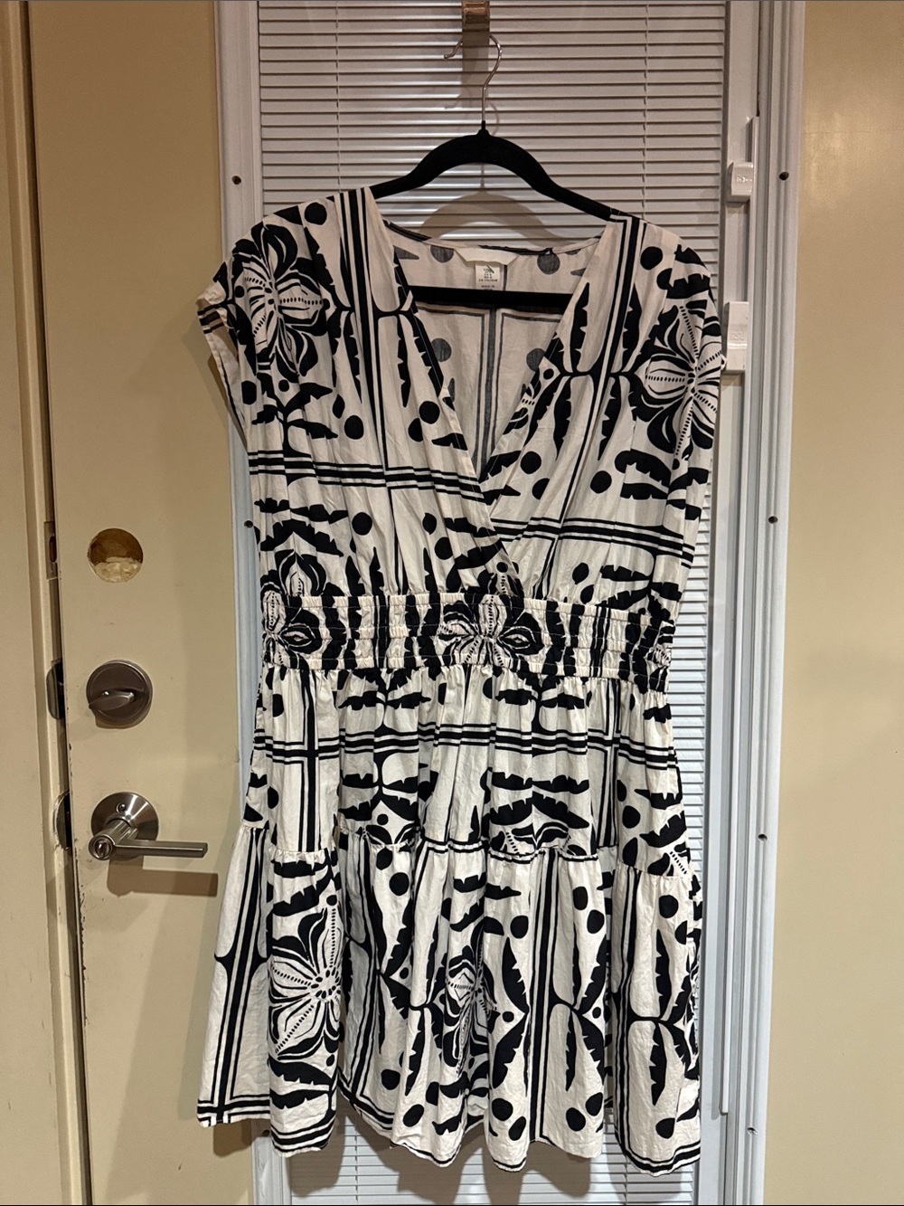 H&M Black & White Floral Wrap-Style Dress